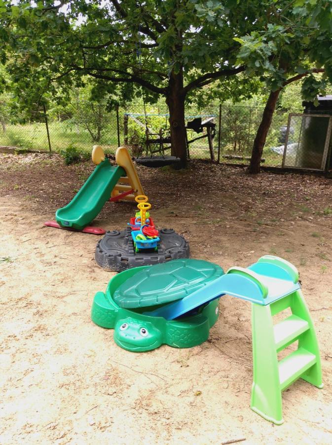 Narev Domy Wakacyjne Kazdy Dom Na Wylacznosc Oddzielnie Ogrodzony Pomiechówek Buitenkant foto